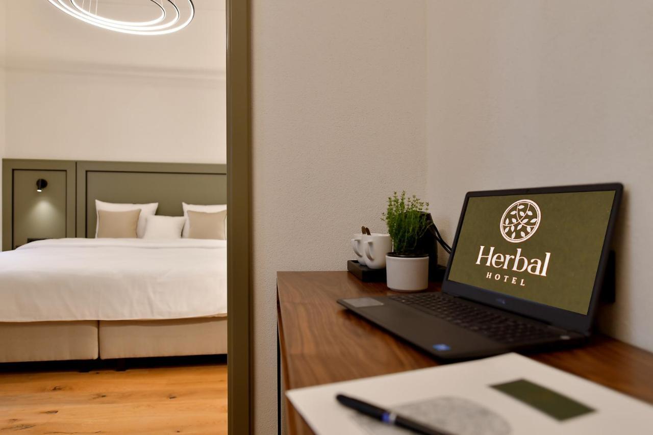 Hotel Herbal 3*